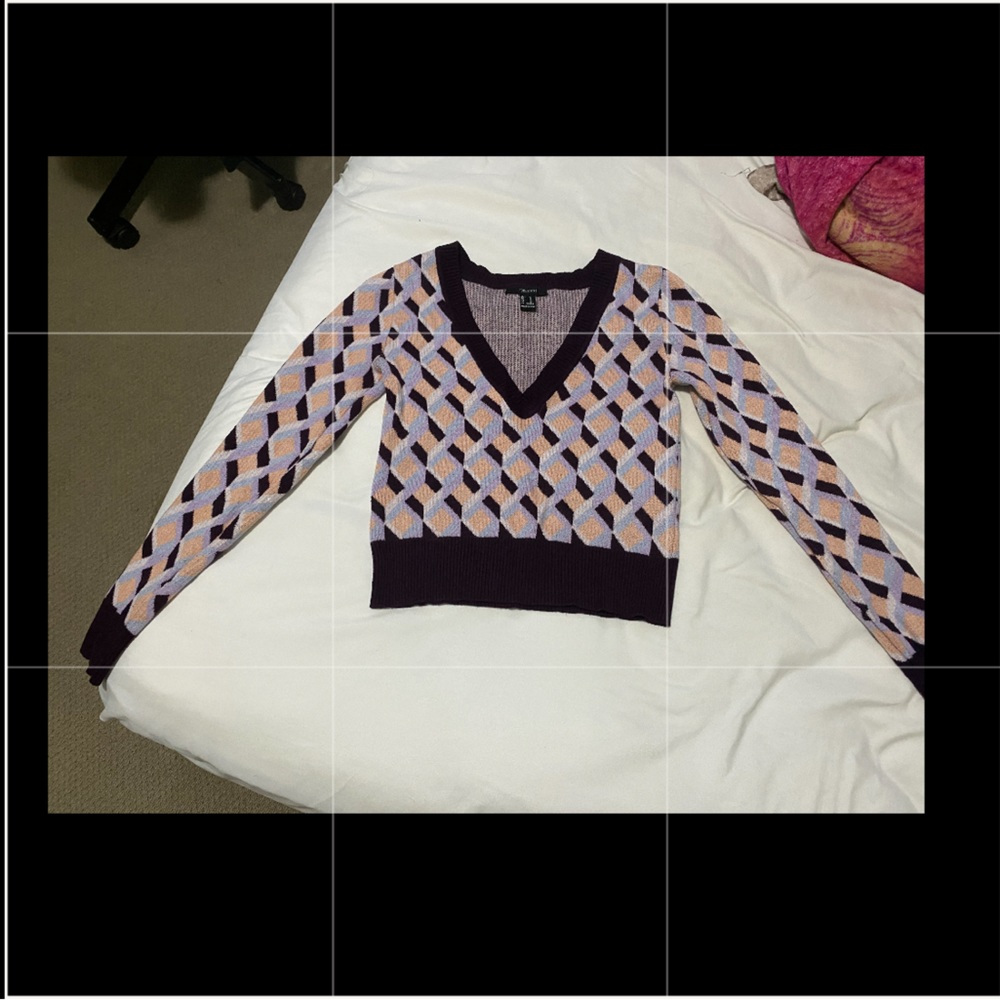 Forever 21 long sleeve V-neck sweater